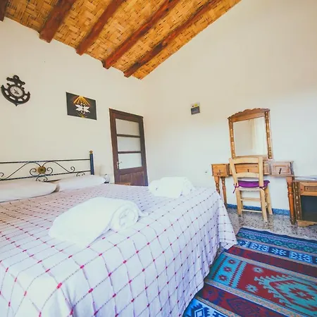 Farm House Hotel & Garden Restaurant At Rizokarpasso