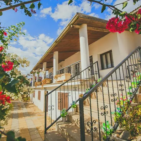 בית הארחה Farm House Hotel & Garden Restaurant At Rizokarpasso Rizokarpaso